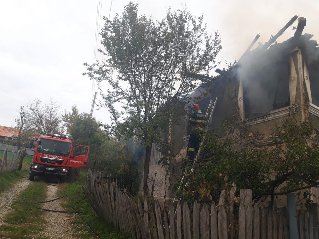 Incendiu la o casă de locuit din localitatea Costești, comuna Balta